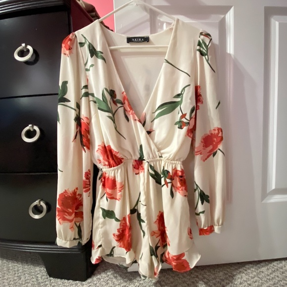 AKIRA Dresses & Skirts - Akira Romper - Small